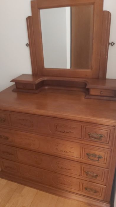 Mobília de quarto de casal antiga