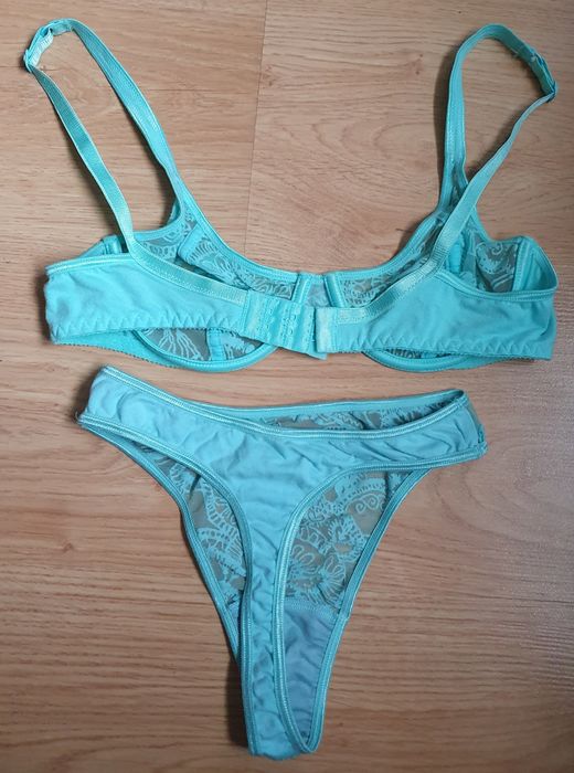 Komplet majtki i biustonosz (75B)