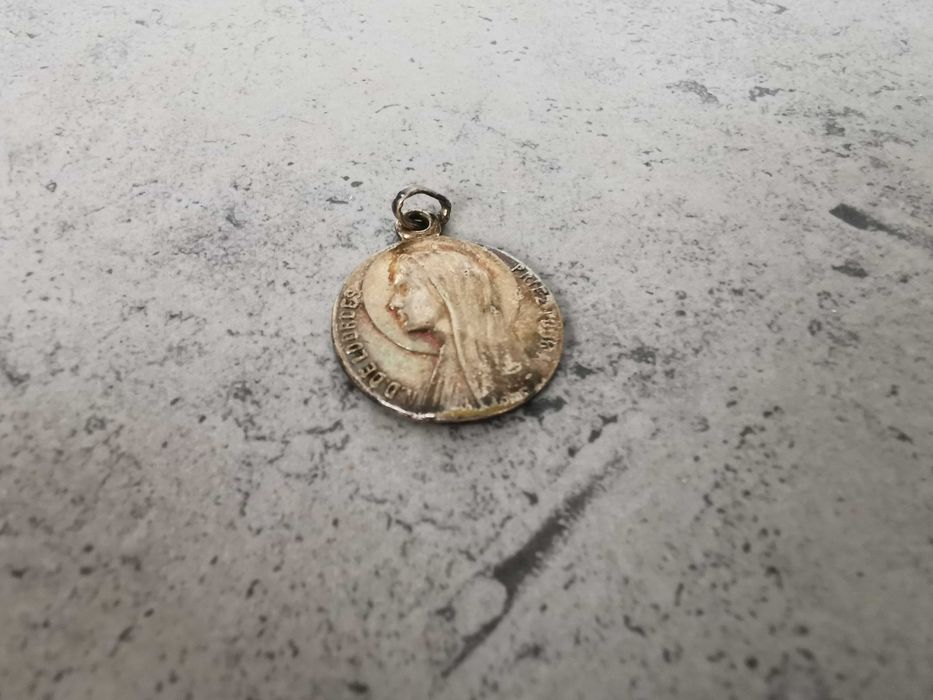 Medalik srebrny Francja połowa XX wieku