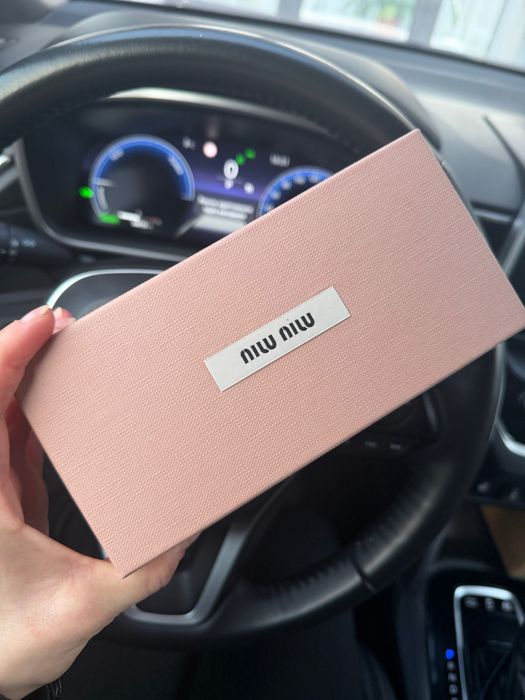 Трендові окуляри Miu miu