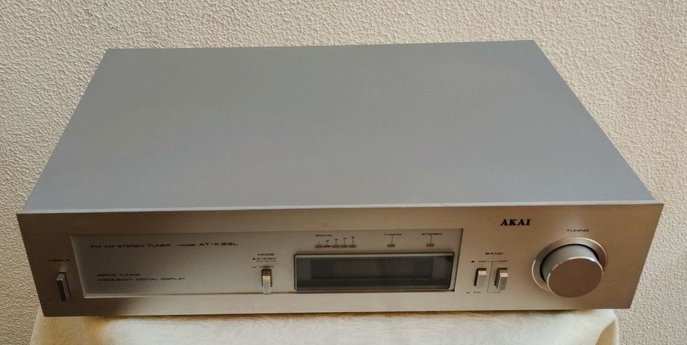 AKAI FM-AM Stereo Tuner AT-K33L