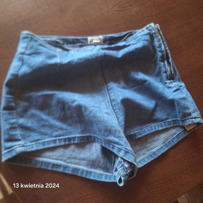 Spodenki damskie Asos rozmiar S 56%Cotton stan bardzo dobry
