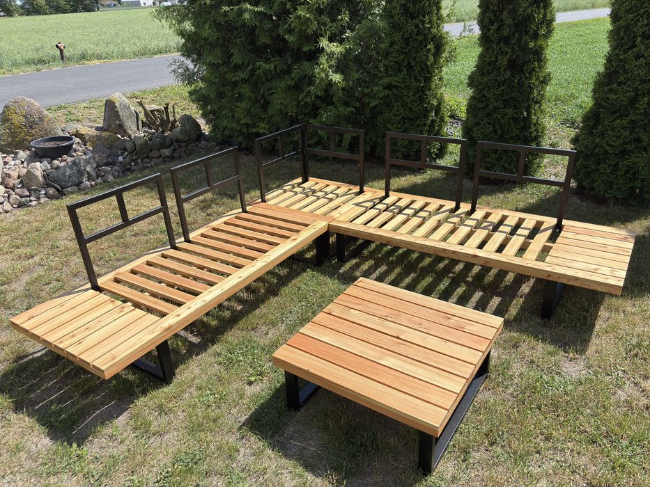 Zestaw mebli ogrodowych 230 × 230 cm + stolik