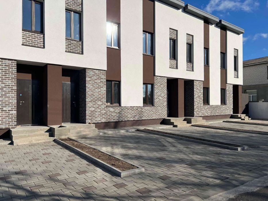 ПРОДАЖ ТАУНХАУСА біля лісу. Галина