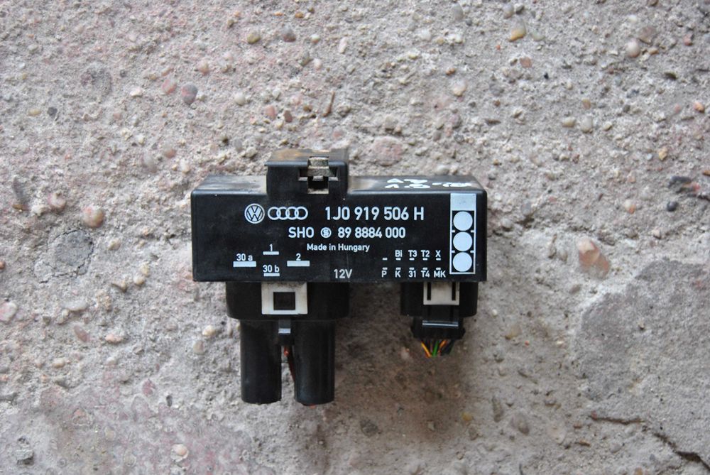 Przekaźnik wentylatorów chłodnicy Audi a3 8L