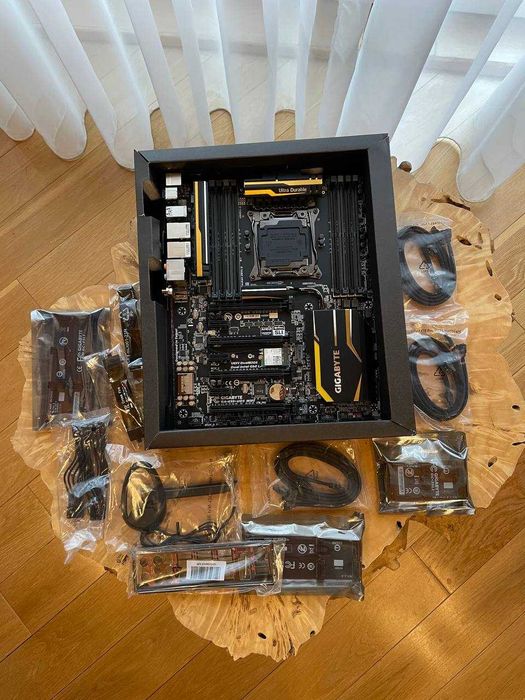 ТОП! Нові! Материнські плати Gigabyte GA-X99-UD5 WIFI lga 2011-3