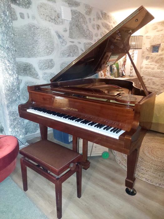 Piano de Cauda Hyundai com belo som