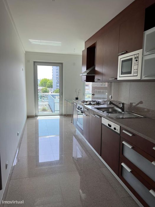 Apartamento T3 para arrendar em Bessa Leite, Porto