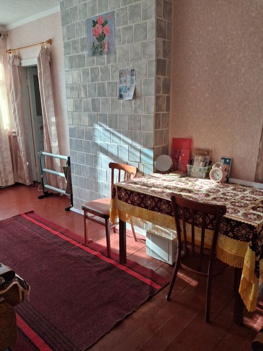Продається 3-кімнатна квартира з господарськими будівлями в м. Христинівка