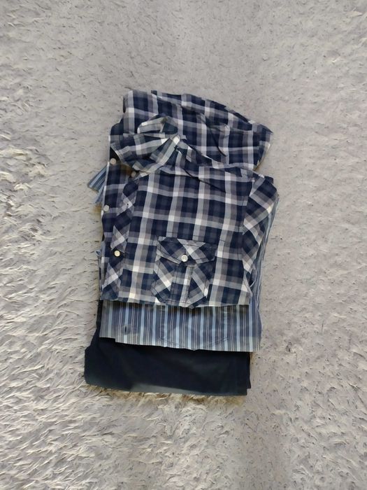 zestaw męski ; spodnie granatowe 34 + 2 koszule L/176
