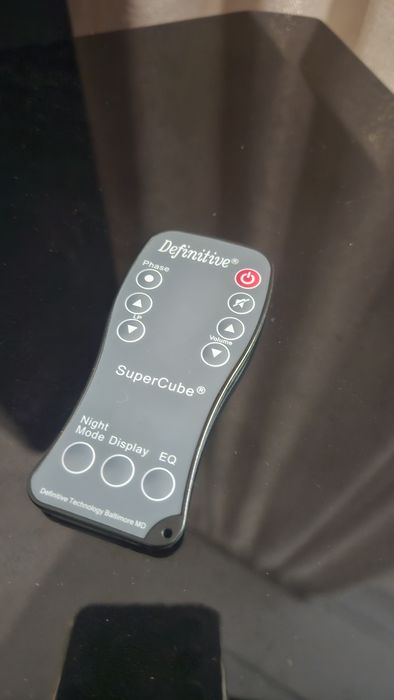 Subwoofer aktywny Definitive Technology SuperCube 1500W – Pełny komplet