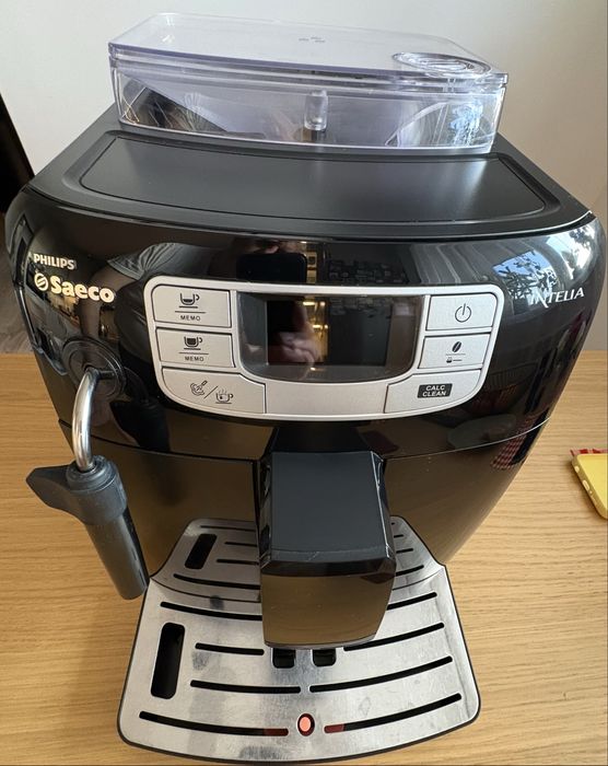 Ekspres do kawy Philips Saeco Intelia HD 8753/19, 100% sprawny, stan ideal.