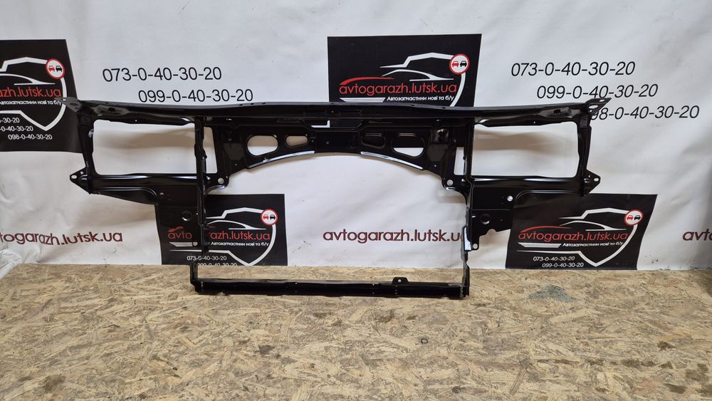 Панель передня Skoda Octavia Tour телевізор Шкода Тур