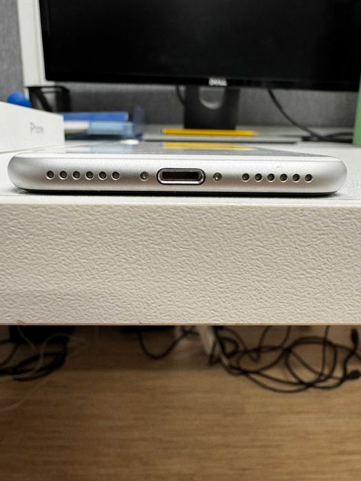 iPhone SE 2020 64GB (Biały) | Pudełko + Kabel