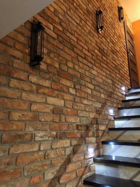 Ceglana ściana, beżowe płytki z lica cegły Loft-Styl Łódź