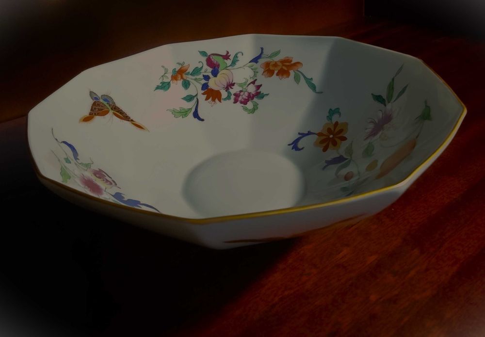 Bonita taça em porcelana da Vista Alegre, coleção Samatra
