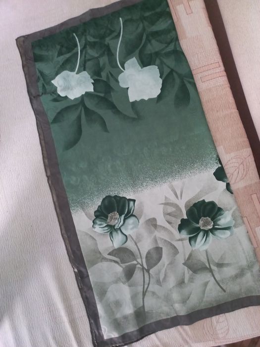 Хустина шовкова.