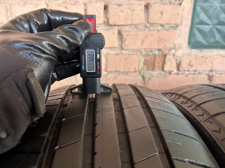 Комплект літніх шин 235/50R20 Bridgestone