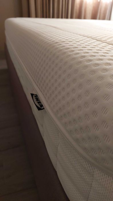 Colchão Híbrido, molas ensacadas e espuma, com pouquíssimo uso