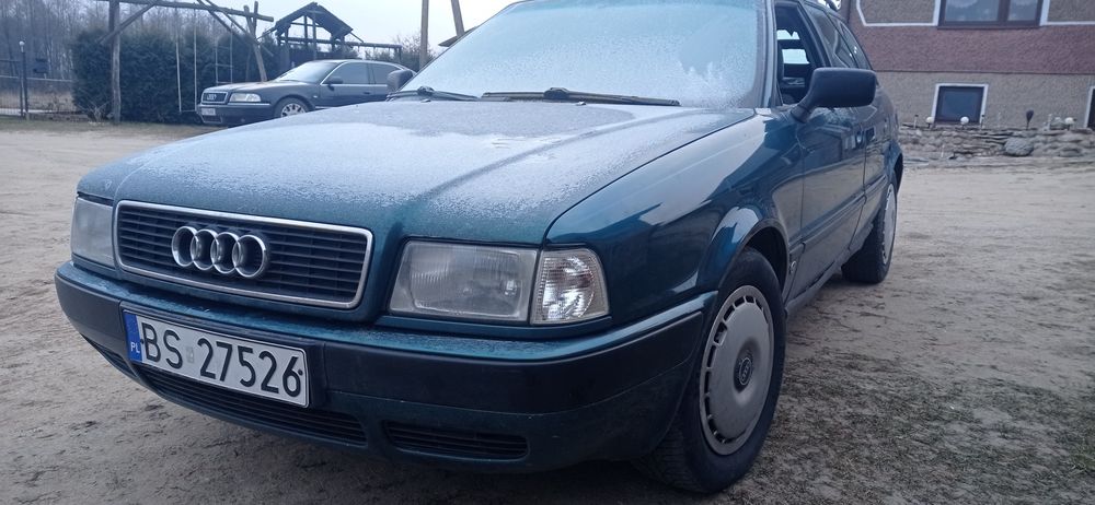 Audi 80 błotnik lewy LZ6P