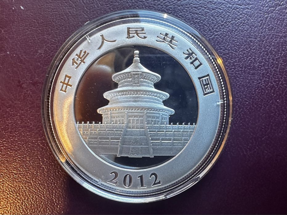 Инвестиционная монета Китая панда 2012 год
