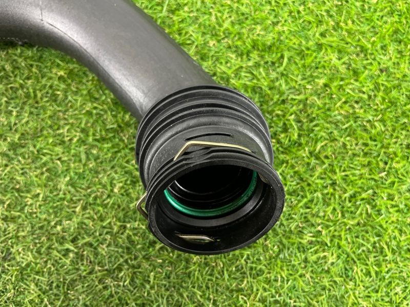 Патрубок интеркулера BMW 5-series G30 2.0 B46B20 2017