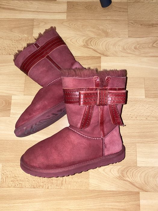 Bordowe UGG z kokarda