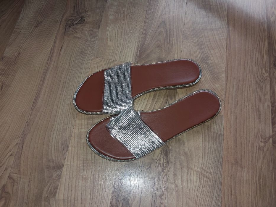 Sprzedam Nowe klapki