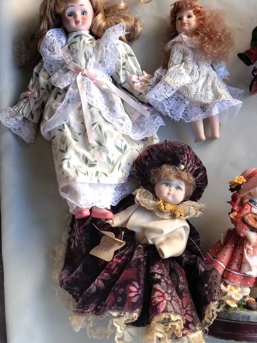 Bonecas de porcelana