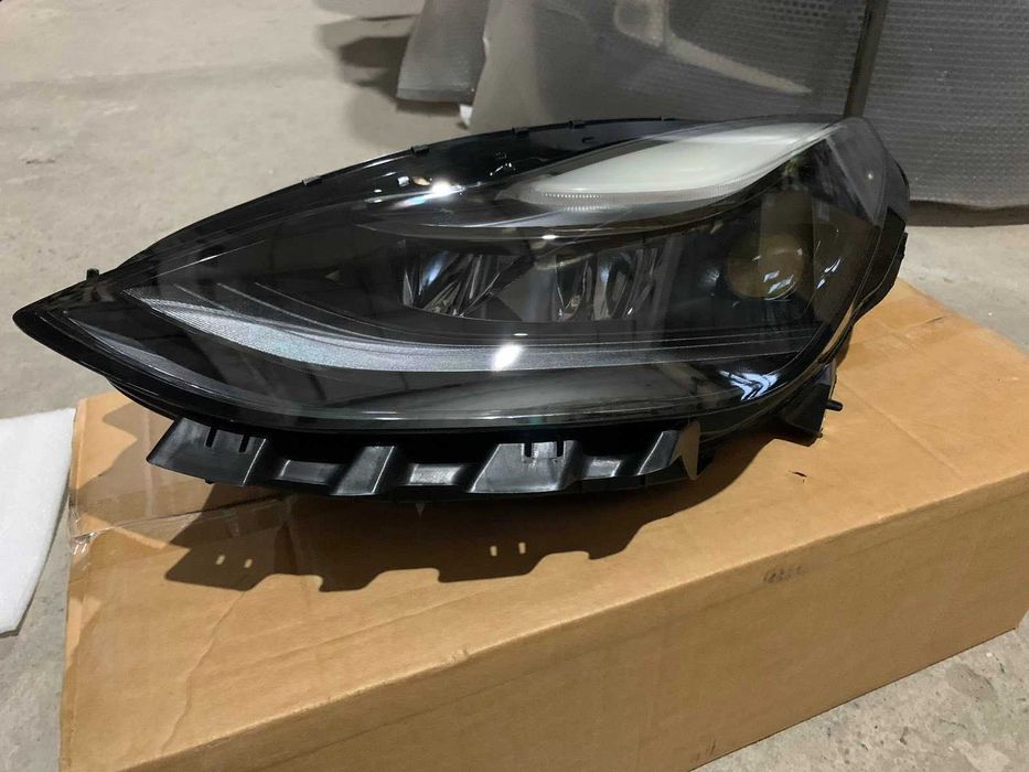 Tesla Model 3/Y Фара левая с линзой 2021 2022  151495200C