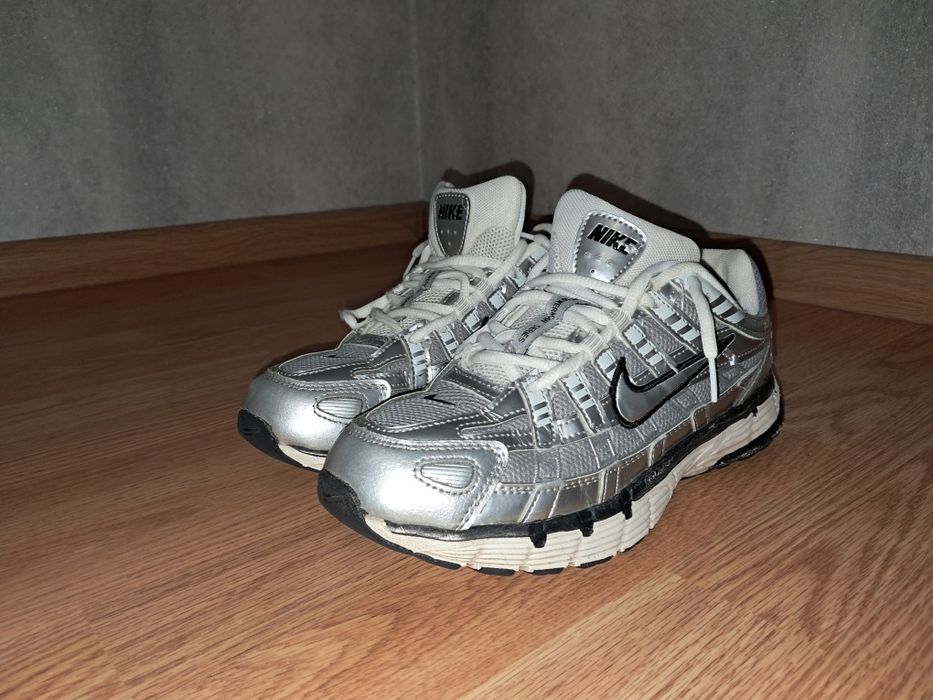 Продам кросівки NIKE P6000