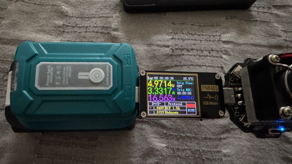 Адаптер Power Bank для аккумулятора Makita 18V / 2x USB / LED фонарик