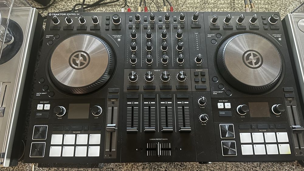 Traktor Kontrol S4 Mk3 - mesa mistura, controlador