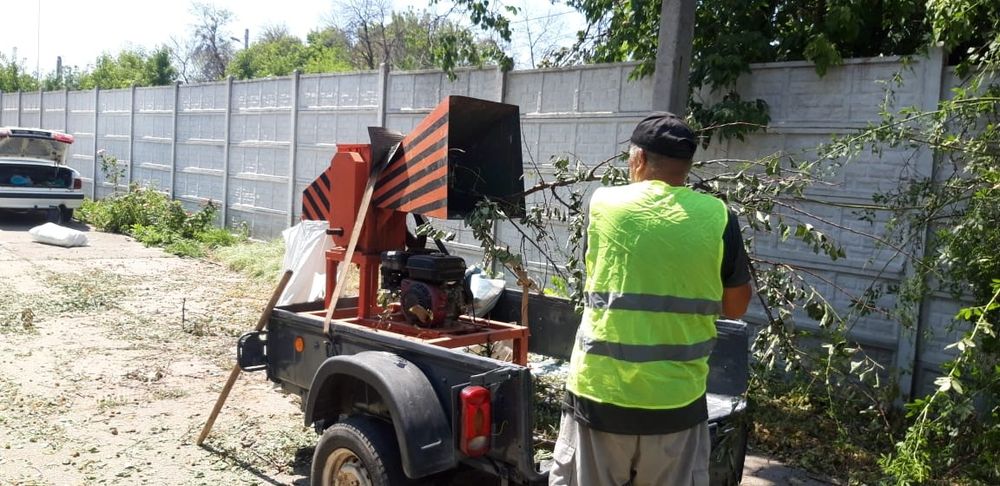 Дробілка гілок (подрібнювач) розпиловка Дерев,кущів