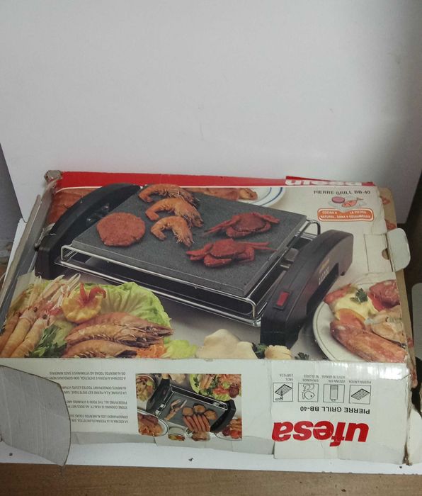 Grelhador elétrico com pedra marca ufesa