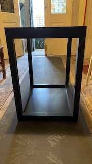 Mesa Quadrada com Base