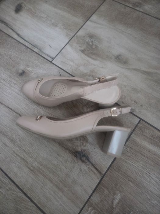 Botki skórzane  na obcasie Nowe marka Anis