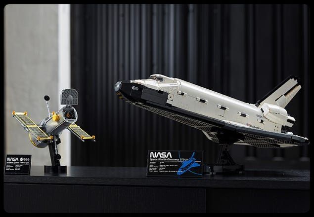 Klocki Wahadłowiec Discovery z teleskopem Hubble model Icons 10283