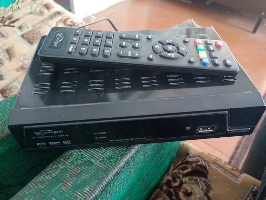 Супутниковий тюнер Sat Integral 1228