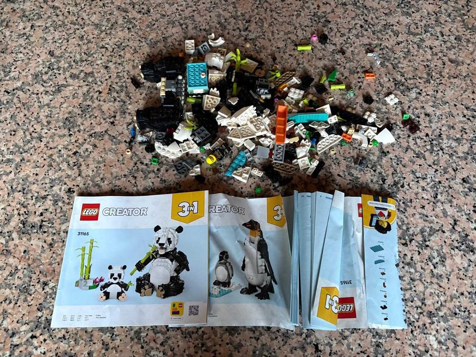 LEGO Creator 3 em 1 — Pandas e Papagaio — 31165 + 31136