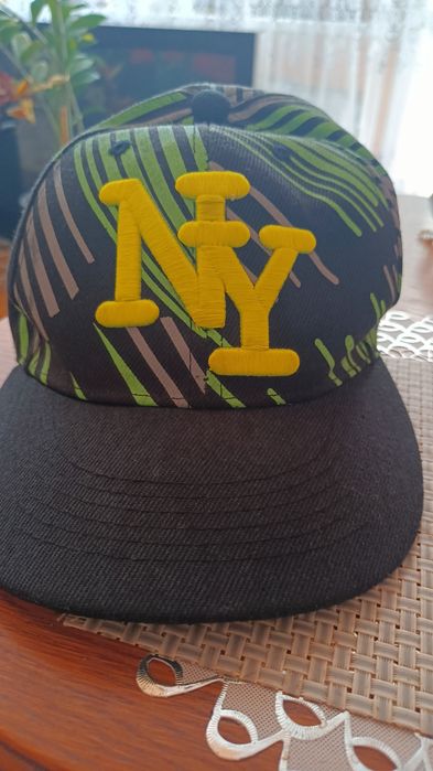 NY fajna modna czapka jak nowa