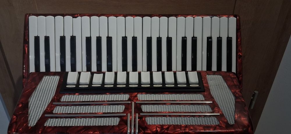 Sprzedam akordeon 120