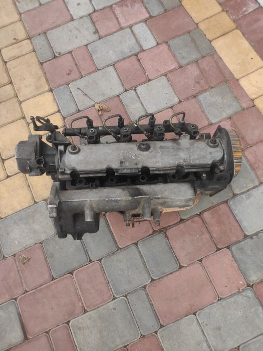 Головка блоку циліндрів з форсунками Nissan Primera p12 1.9 dci