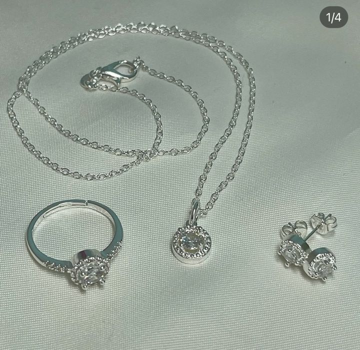 Ювелирный набор украшения