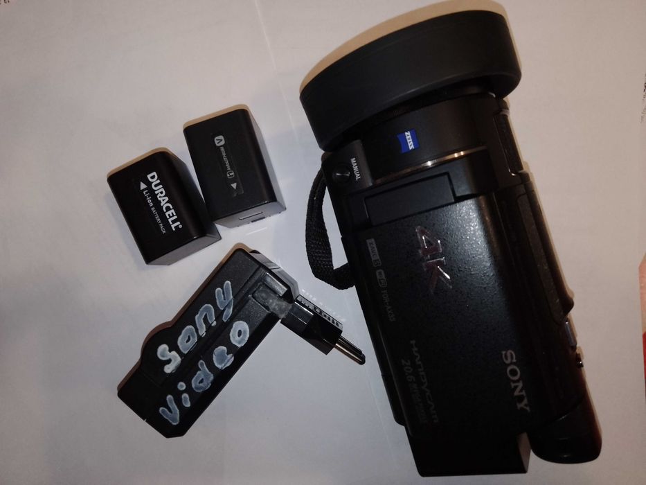 Kamera 4k Sony  FDR-AX33