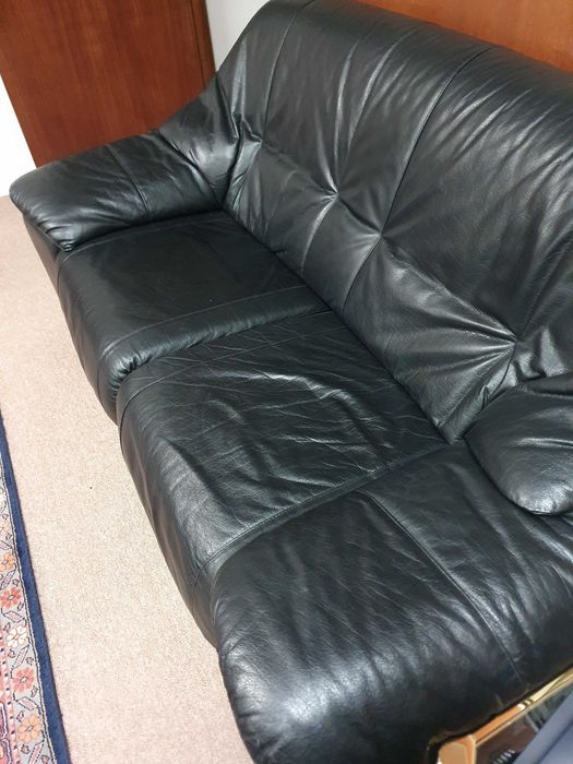 Sofá 2 Lugares em Pele Genuina