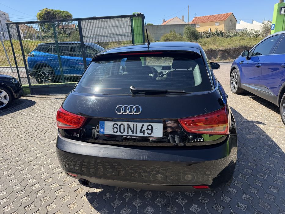 Audi A1 1.6Tdi 90cv Cx automatica — photo 4
