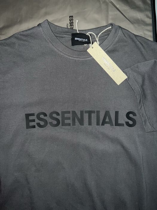 Футболка Essentials