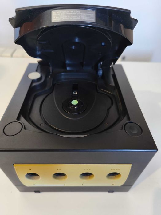 Nintendo GameCube com jogo