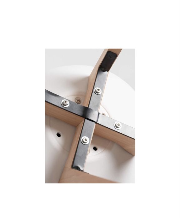 Conjunto mesa e 6 cadeiras brancas
